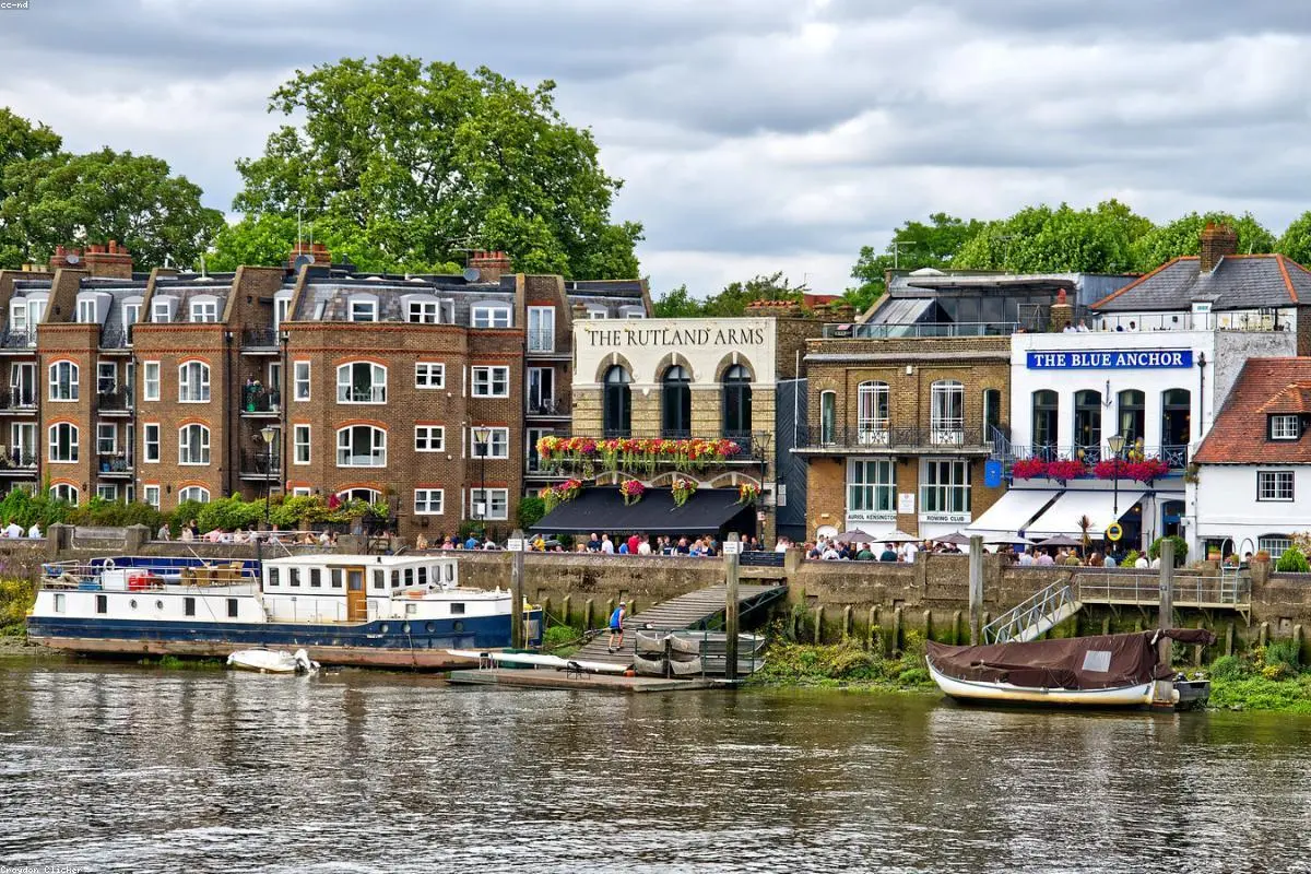 UK Economy Gains Traction in Second Quarter, but the 'Honeymoon Period' May Be Short-Lived