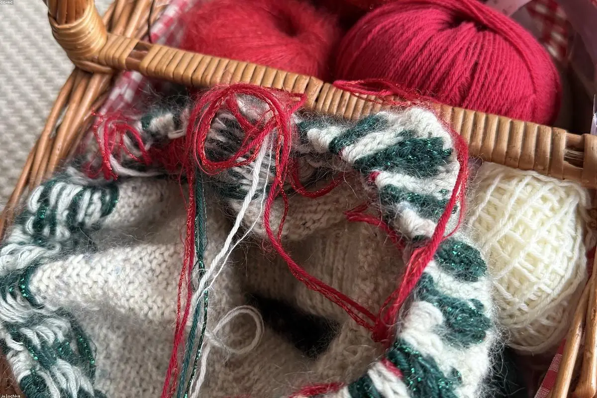 Unravelling Wellness: Dr Xand on Knitting's Surprising Health Benefits
