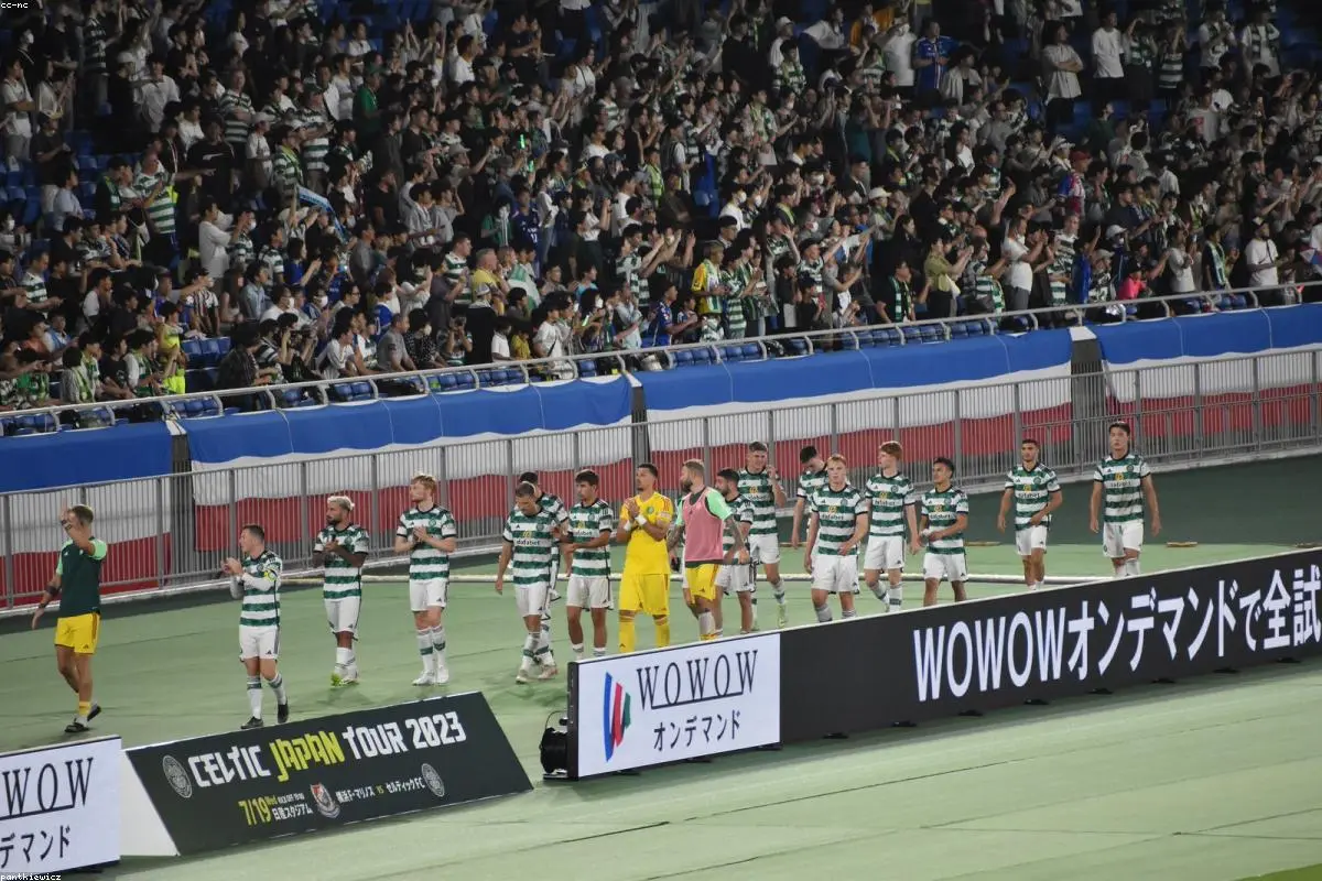 Clinical Celtic Crush St Mirren to Secure Final Berth