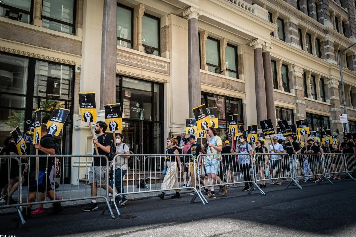 Actors Secure the Future: SAG-AFTRA Ratifies Landmark Deal Focused on AI and Financial Security