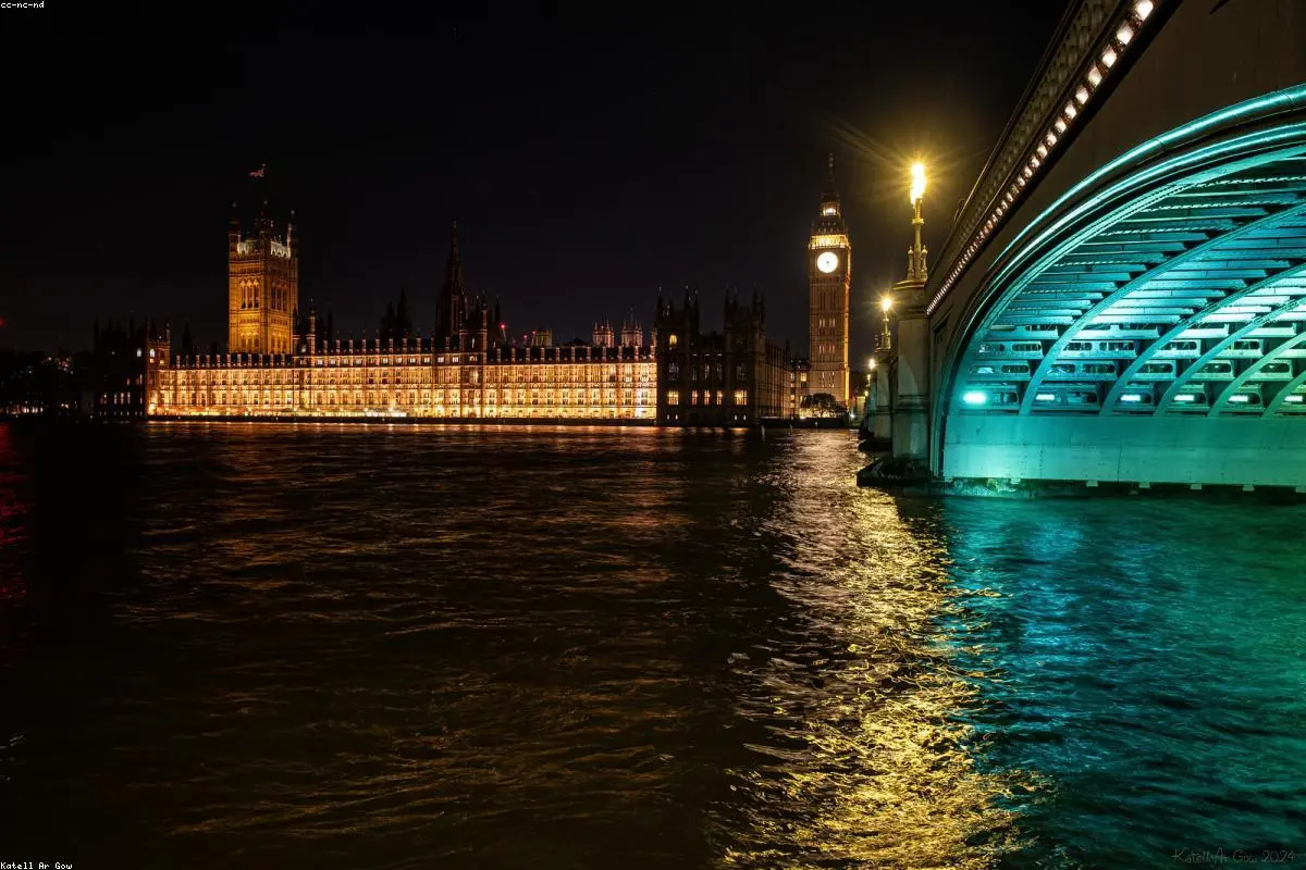 UK Long-Term Borrowing Costs Hit 1998 High Ahead of High-Stakes October Budget