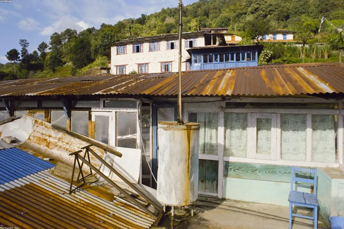 A Breath of Life Beneath the Earth: The Miraculous Rescue of a 64-Year-Old in Nepal